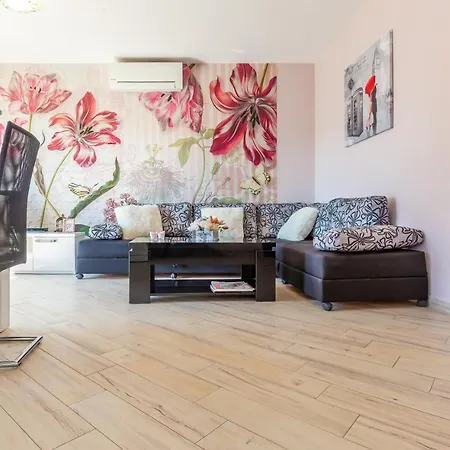 Appartamento Andela 3 Makarska